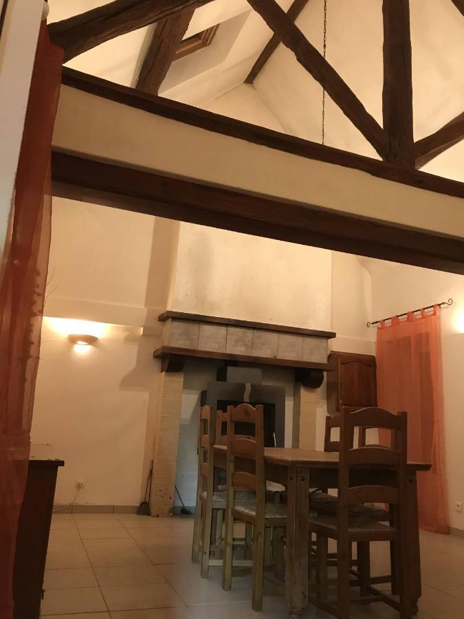 Le Tacheron Saint-Sernin-du-Plain 外观 照片